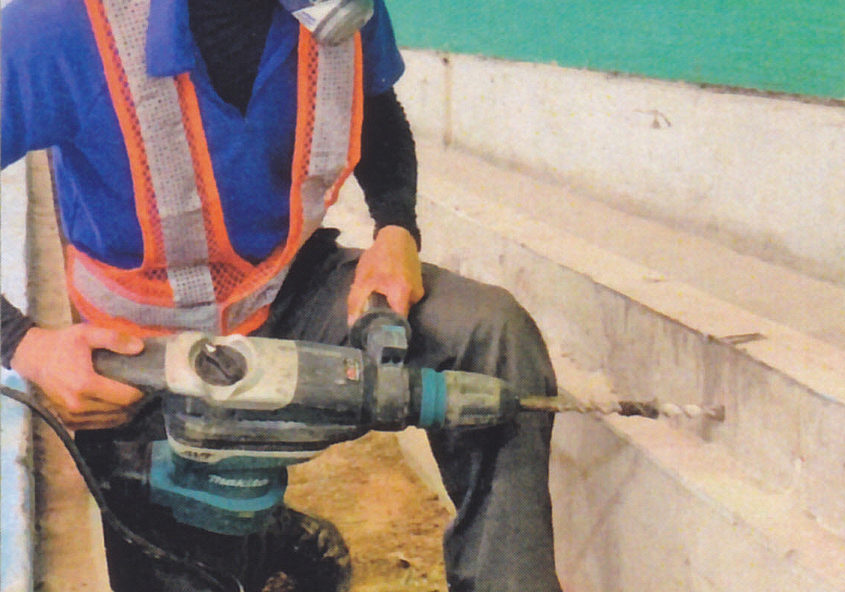 あと施工アンカー工事 三島建設株式会社