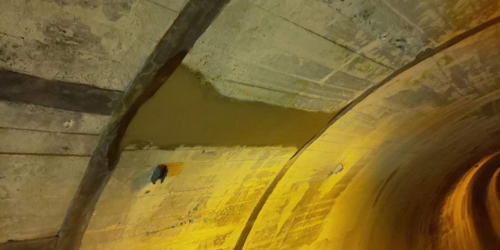 Wトンネル コンクリート補修工事 三島建設株式会社