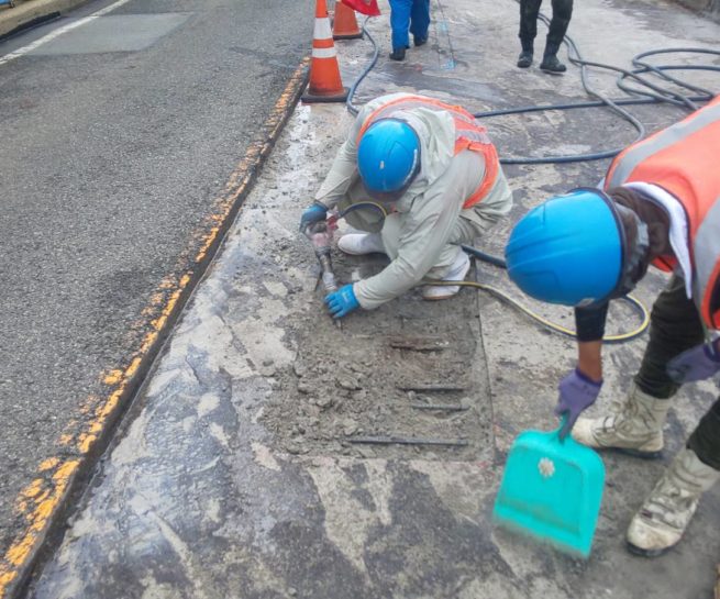 Y橋 橋梁補修工事（断面修復工）斫り 三島建設株式会社