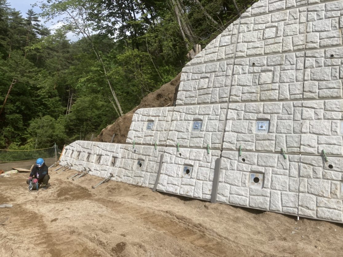 S変電所 補強土壁工事 設置・運搬・裏コン打設 三島建設株式会社