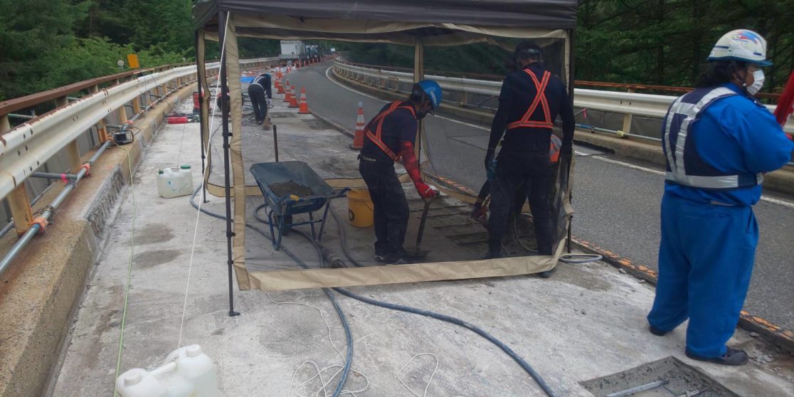 Y橋 橋梁補修工事（断面修復工）斫り・清掃 三島建設株式会社