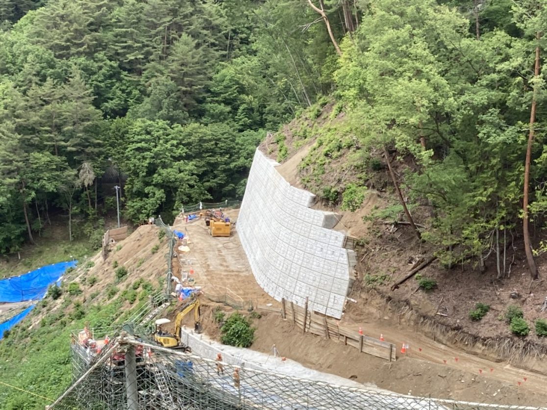 S変電所 補強土壁工事 パネル設置・PAN2据付コン床 三島建設株式会社