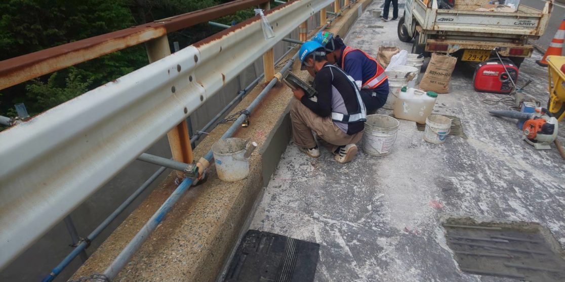 Y橋 橋梁補修工事（断面修復工）コンクリート打設 断面補修 三島建設株式会社