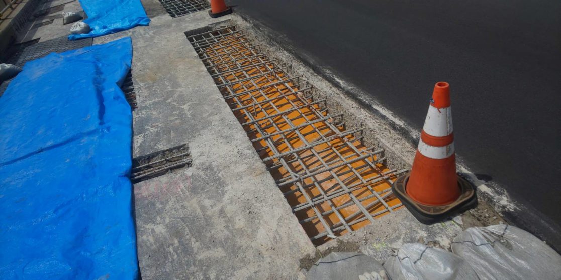 Y橋 橋梁補修工事（断面修復工）斫り 三島建設株式会社