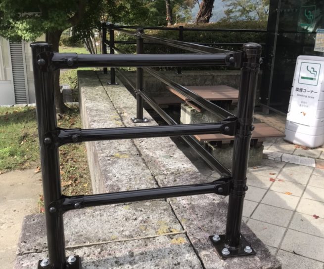 Tパーキング防護柵工事 ガードパイプ工事 三島建設株式会社