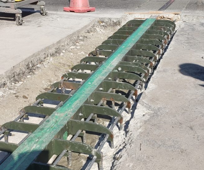 伸縮装置取替工･巨石削岩工事 巨石斫り 三島建設株式会社