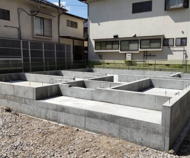 I邸 住宅基礎工事 型枠脱型終了 三島建設株式会社