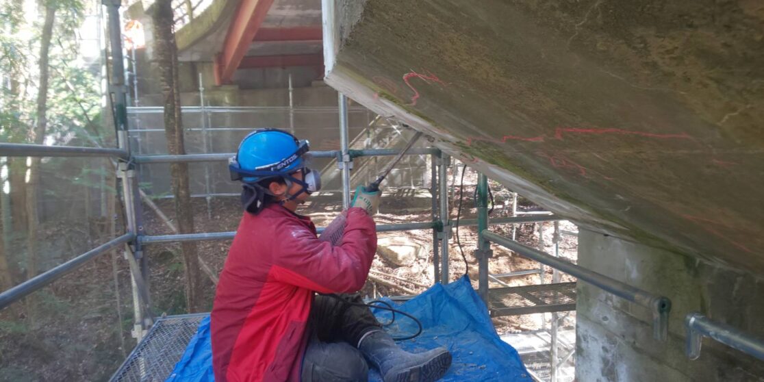 Y橋 橋梁補修工事 斫り 三島建設株式会社