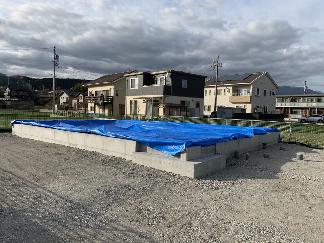 M邸 住宅基礎工事 型枠コンクリ打ち・養生完了 三島建設株式会社