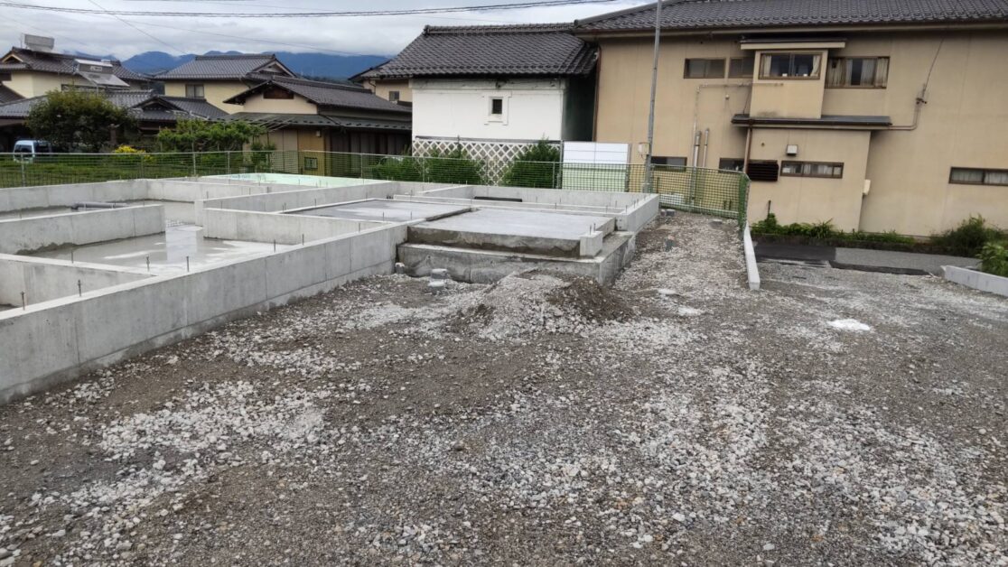 H邸 住宅基礎工事 型枠脱型 三島建設株式会社