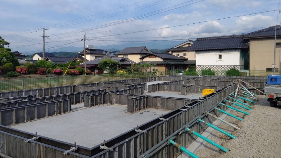 H邸 住宅基礎工事 型枠設置 三島建設株式会社