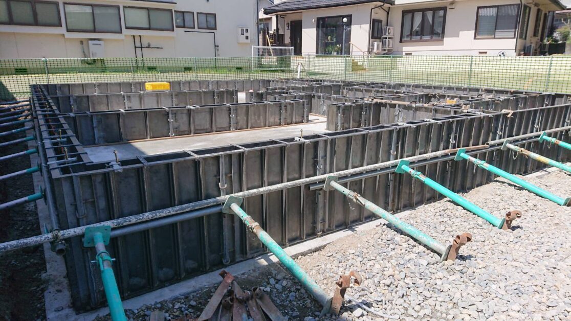 I邸 住宅基礎工事 立ち上がり組立て 三島建設株式会社