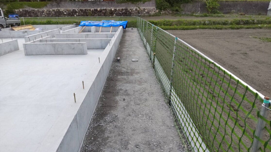 H邸 住宅基礎工事 砕石敷・玄関型枠 三島建設株式会社